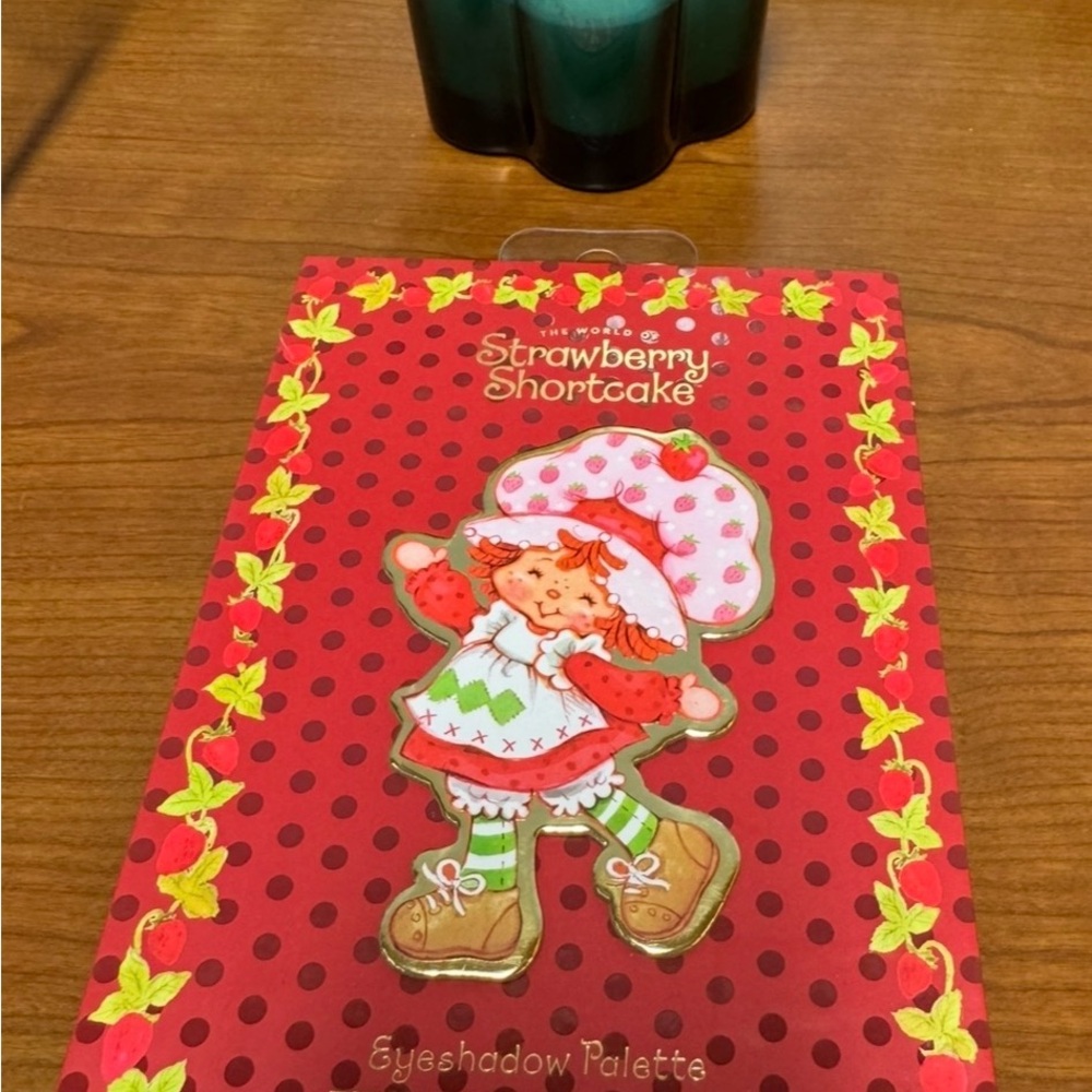 Strawberry Shortcake Eyeshadow Palette - Picture 2 of 6